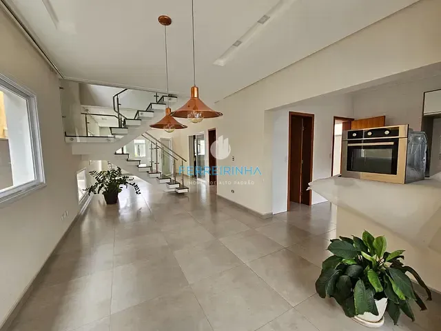 Casa com 250m² 4 quartos e 3 banheiros, à venda ou para alugar, no bairro Urbanova em São José dos Campos
