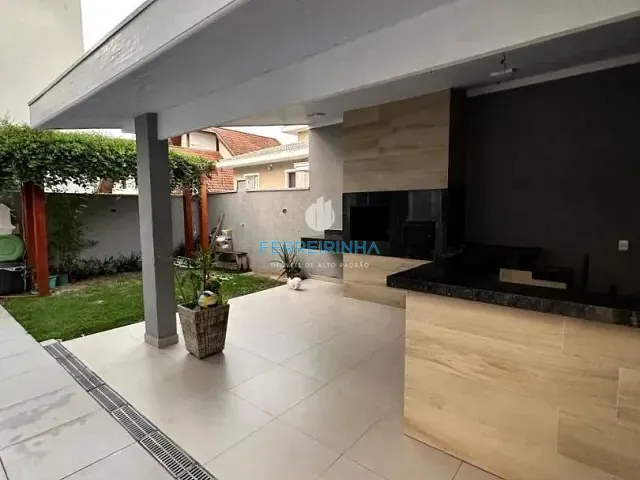 Casa com 250m² 4 quartos e 3 banheiros, à venda ou para alugar, no bairro Urbanova em São José dos Campos