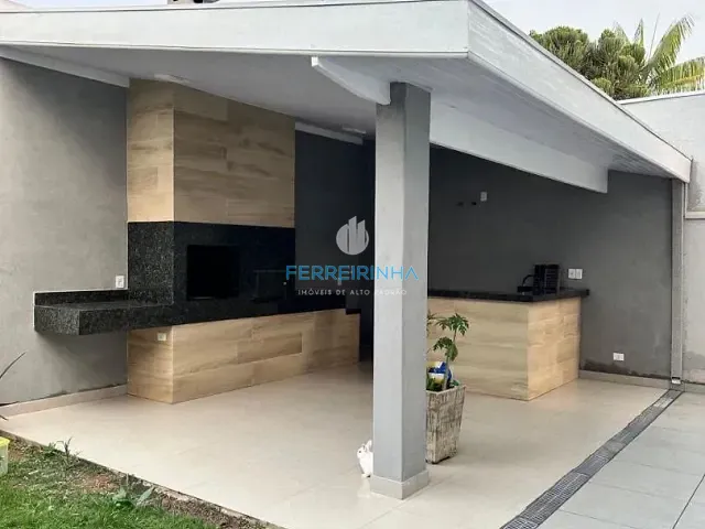 Casa com 250m² 4 quartos e 3 banheiros, à venda ou para alugar, no bairro Urbanova em São José dos Campos