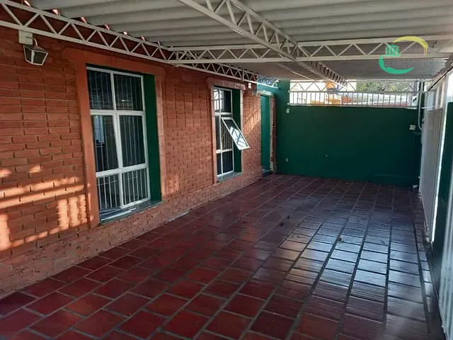 Casa com 200m² 2 quartos e 1 banheiro, à venda, no bairro Vila Boa Vista em Campinas