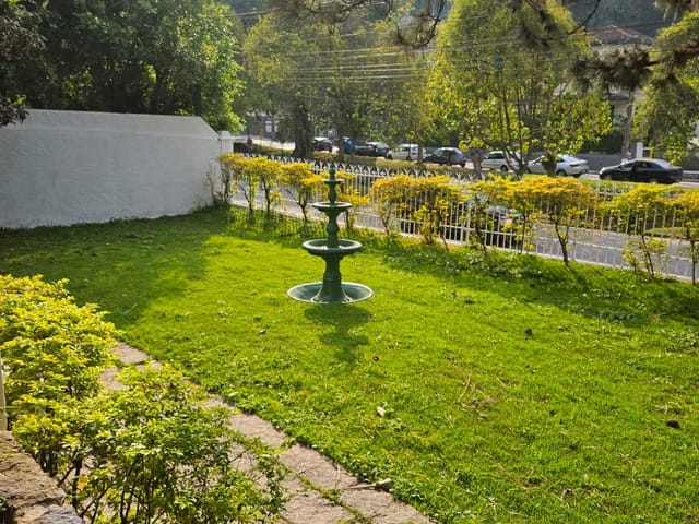 Casa com 830m², à venda ou para alugar, no bairro Centro em Petrópolis