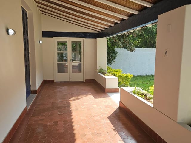 Casa com 830m², à venda ou para alugar, no bairro Centro em Petrópolis