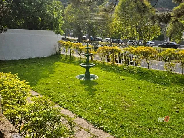 Casa com 830m², à venda, no bairro Centro em Petrópolis