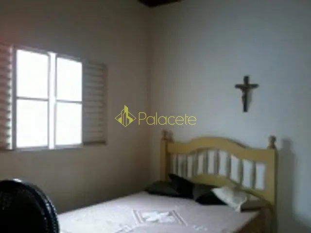 Casa com 250m² 3 quartos e 1 banheiro, à venda, no bairro São Benedito em Pindamonhangaba