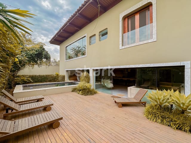 Casa com 691m², à venda ou para alugar, no bairro Jardim Everest em São Paulo