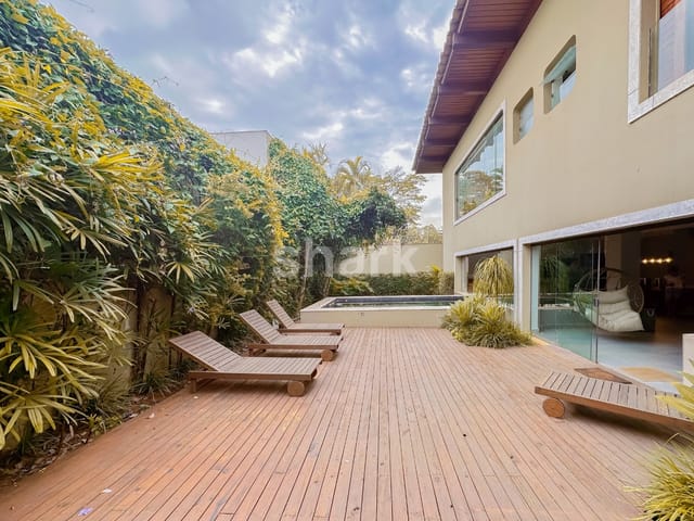 Casa com 691m², à venda ou para alugar, no bairro Jardim Everest em São Paulo