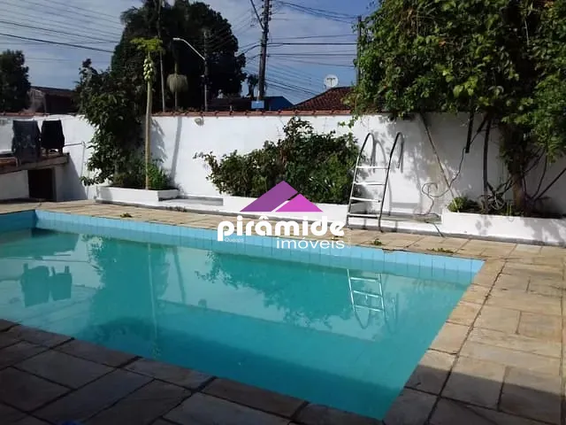 Casa com 342m² 4 quartos e 2 banheiros, à venda, no bairro Loteamento Recreio Juqueriquerê em Caraguatatuba