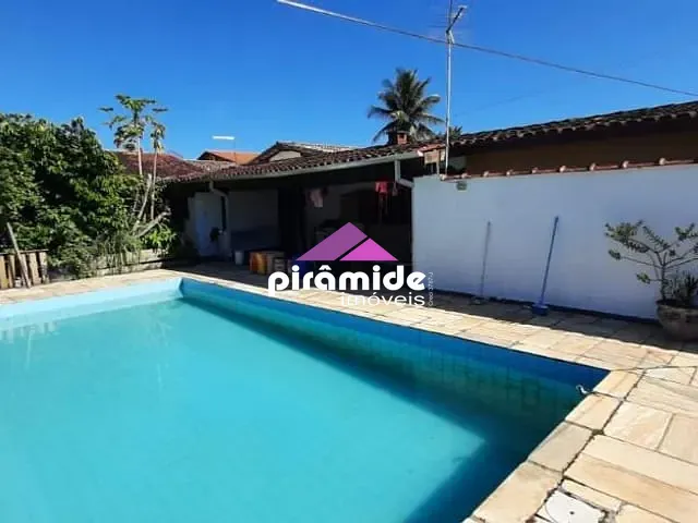 Casa com 342m² 4 quartos e 2 banheiros, à venda, no bairro Loteamento Recreio Juqueriquerê em Caraguatatuba
