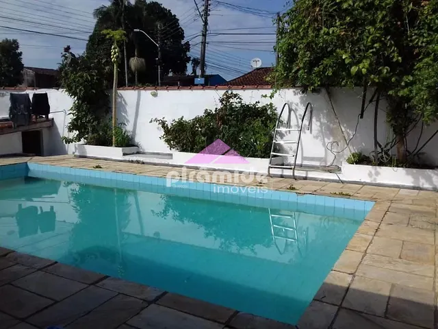 Casa com 342m² 4 quartos e 2 banheiros, à venda, no bairro Loteamento Recreio Juqueriquerê em Caraguatatuba