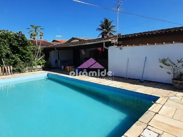 Casa com 342m² 4 quartos e 2 banheiros, à venda, no bairro Loteamento Recreio Juqueriquerê em Caraguatatuba