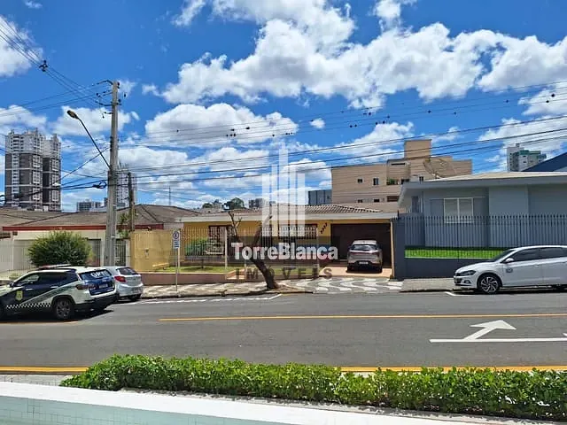 Casa com 459m² 3 quartos e 3 banheiros, à venda, no bairro Centro em Ponta Grossa