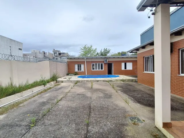 Casa com 432m² 3 quartos e 2 banheiros, à venda, no bairro Laranjal em Pelotas