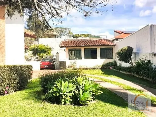 Casa com 1220m² 3 quartos e 3 banheiros, à venda, no bairro Vila Santista em Atibaia