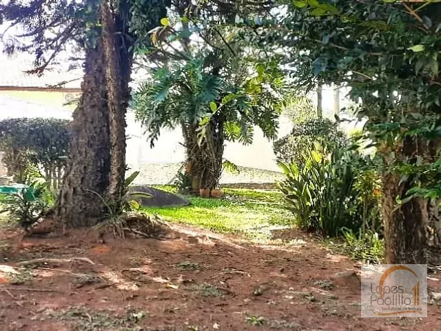 Casa com 1220m² 3 quartos e 3 banheiros, à venda, no bairro Vila Santista em Atibaia