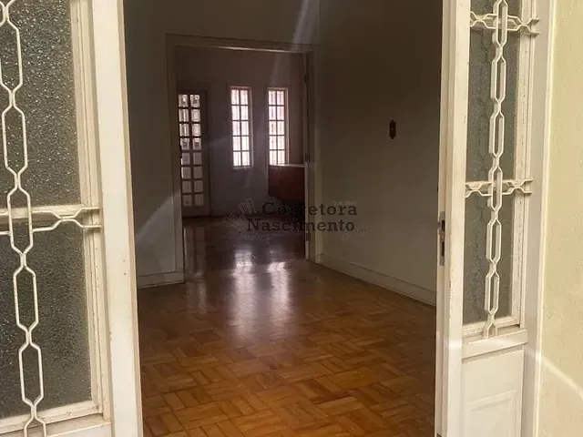 Casa com 1m² 3 quartos e 3 banheiros, para alugar, no bairro Centro em Jacareí