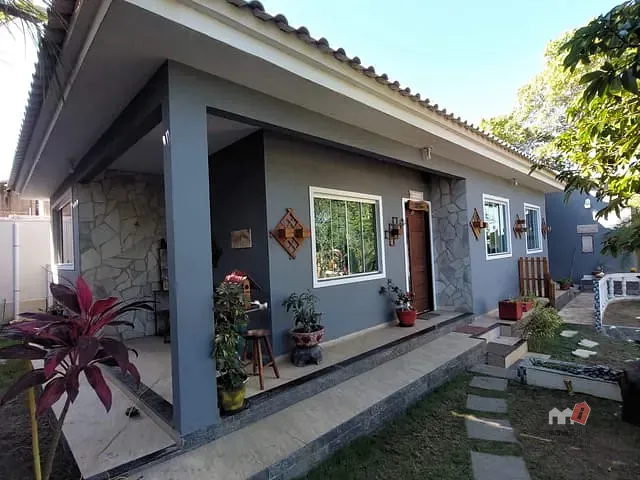 Casa com 375m² 4 quartos e 3 banheiros, à venda, no bairro Jardim Arco Iris em São Pedro da Aldeia