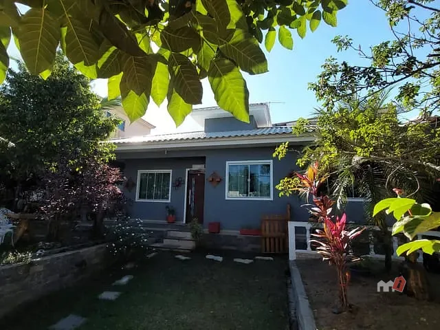 Casa com 375m² 4 quartos e 3 banheiros, à venda, no bairro Jardim Arco Iris em São Pedro da Aldeia