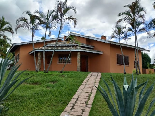 Casa com 1477m² 3 quartos e 2 banheiros, à venda, no bairro Parque Village Castelo em Itu