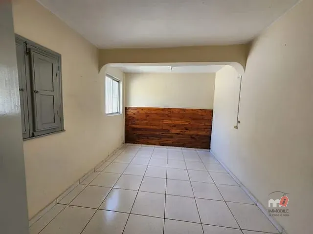 Casa 1 quarto e 1 banheiro, para alugar, no bairro Castrioto em Petrópolis