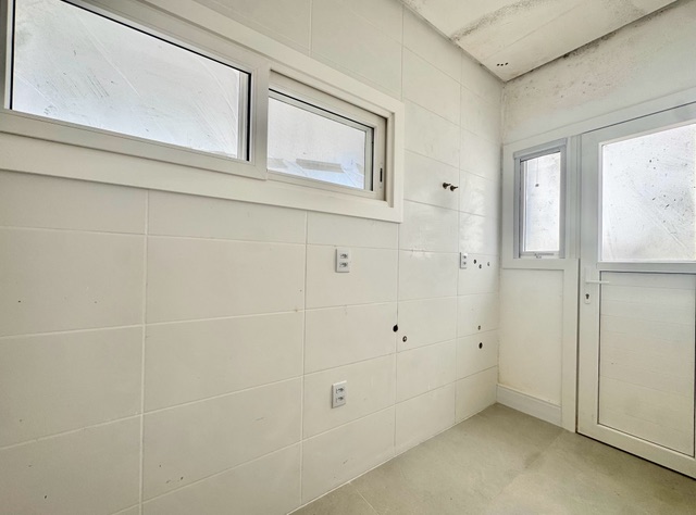 Casa com 400m² 3 quartos e 4 banheiros, à venda, no bairro Laranjal em Pelotas