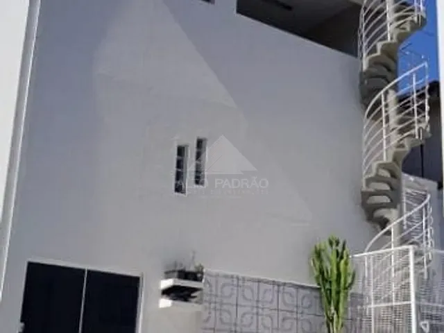 Casa com 345m² 4 quartos e 2 banheiros, à venda, no bairro Vila Dirce em Mauá