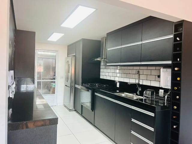 Casa com 150m² 3 quartos e 3 banheiros, à venda, no bairro Jardim Barbacena em Cotia