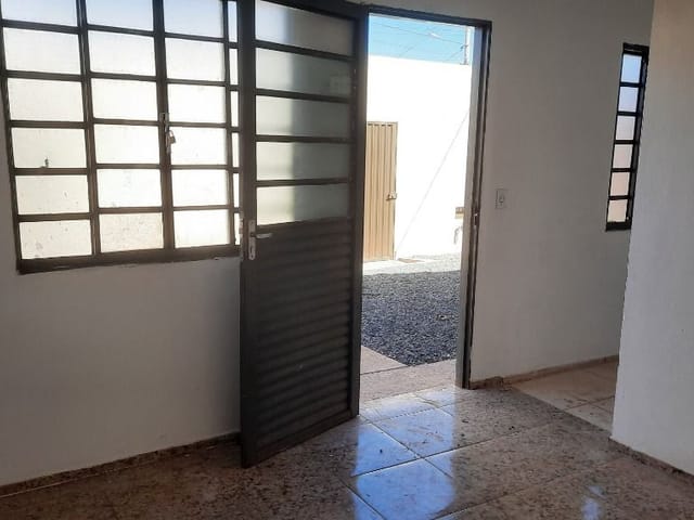 Foto do Casa - Casa com 2 dormitórios para alugar, 38 m² por R$ 1.000,00/mês - Jardim Alvorada - Uberaba/MG | ZUCATO IMOBILIARIA LTDA