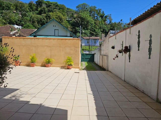 Casa com 1000m², para alugar, no bairro Centro em Petrópolis