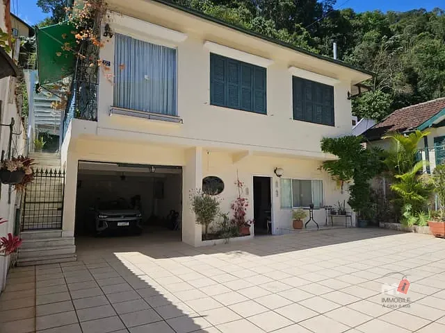 Casa com 1000m², à venda ou para alugar, no bairro Centro em Petrópolis