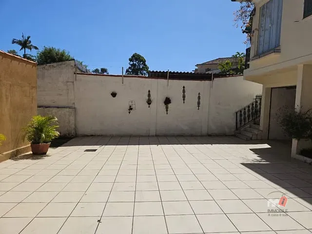 Casa com 1000m², à venda ou para alugar, no bairro Centro em Petrópolis
