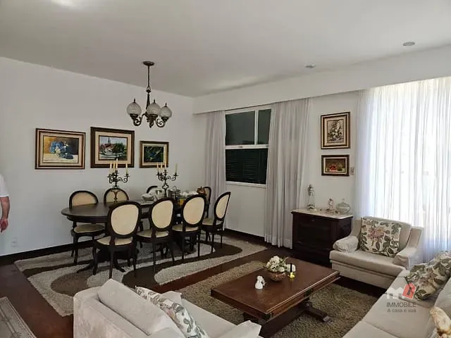 Casa com 1000m², à venda ou para alugar, no bairro Centro em Petrópolis
