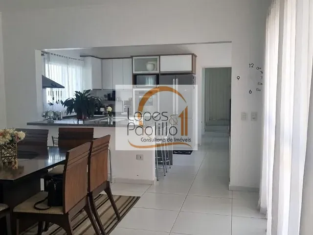 Casa com 680m² 4 quartos e 3 banheiros, à venda ou para alugar, no bairro Condomínio Residencial Shamballa II em Atibaia