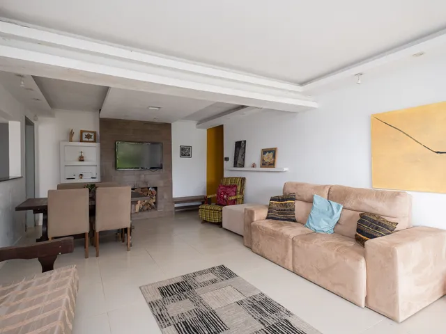 Casa de 3 Dormitórios à Venda e Aluguel no Recanto de Portugal em Pelotas RS, com Conforto, Espaço e Excelente Localização para Você