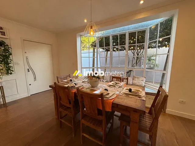 Casa com 300m² 4 quartos e 4 banheiros, à venda, no bairro Parque Taquaral em Campinas