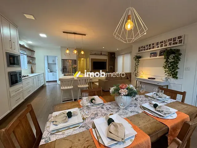 Casa com 300m² 4 quartos e 4 banheiros, à venda, no bairro Parque Taquaral em Campinas