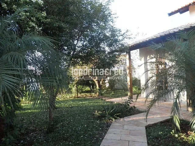 Casa com 2503m² 3 quartos e 3 banheiros, à venda, no bairro Jardim Itatiaia 2 em Londrina