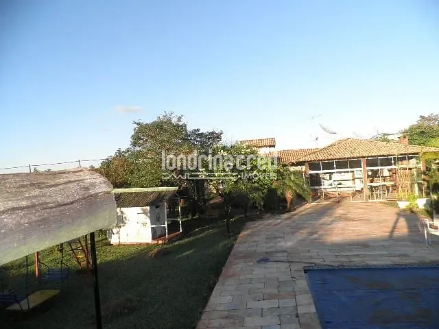 Casa com 2503m² 3 quartos e 3 banheiros, à venda, no bairro Jardim Itatiaia 2 em Londrina