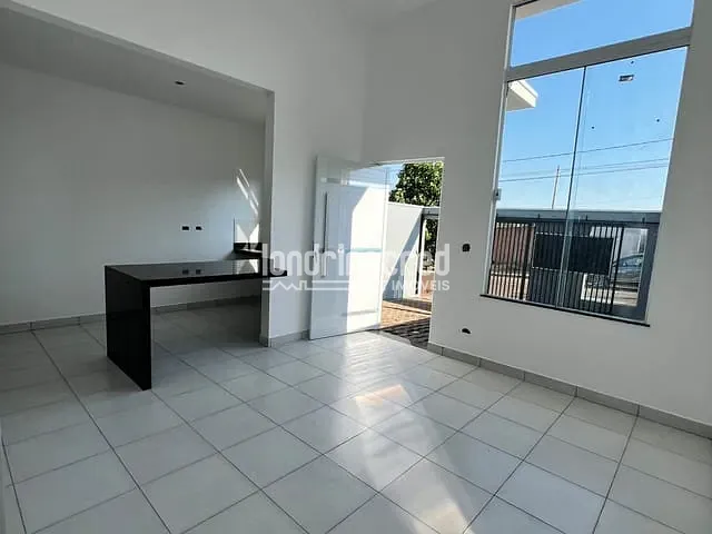 Casa com 126m² 3 quartos e 2 banheiros, à venda, no bairro Jardim Verona em Londrina