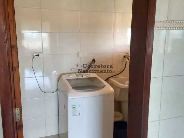 Casa com 500m² 3 quartos e 4 banheiros, à venda ou para alugar, no bairro Jardim Terras de São João em Jacareí