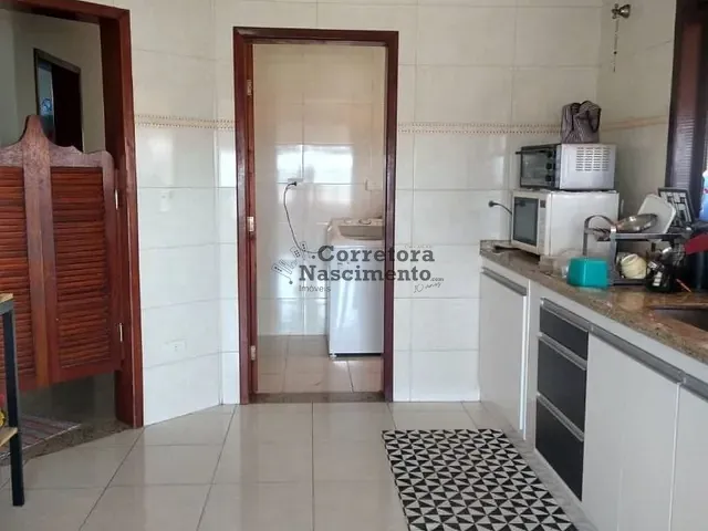 Casa com 500m² 3 quartos e 4 banheiros, à venda ou para alugar, no bairro Jardim Terras de São João em Jacareí