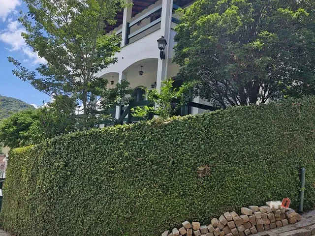 Casa com 320m² 3 quartos e 2 banheiros, à venda, no bairro Mosela em Petrópolis