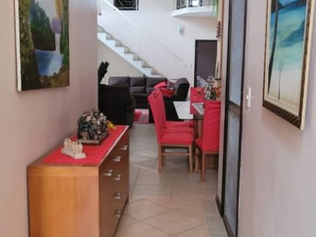 Casa com 1010m² 6 quartos e 4 banheiros, à venda ou para alugar, no bairro Condomínio Refúgio dos Pinheiros em Itapevi