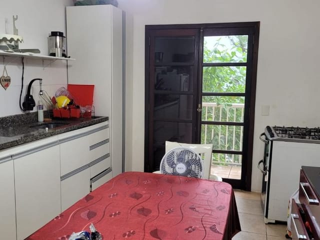 Casa com 1010m² 6 quartos e 4 banheiros, à venda ou para alugar, no bairro Condomínio Refúgio dos Pinheiros em Itapevi