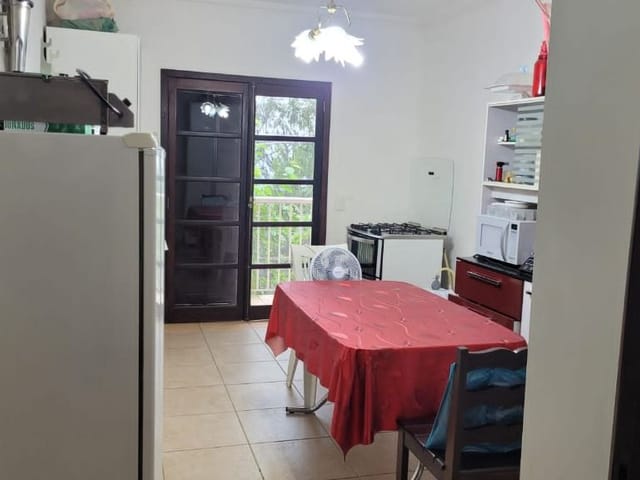 Casa com 1010m² 6 quartos e 4 banheiros, à venda ou para alugar, no bairro Condomínio Refúgio dos Pinheiros em Itapevi