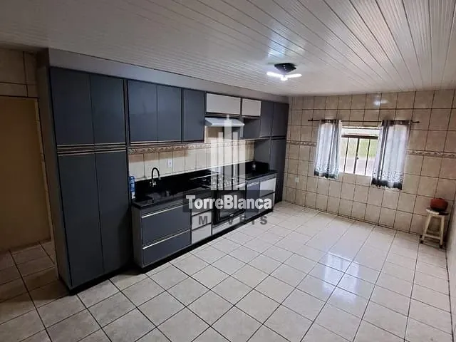 Casa 2 quartos e 2 banheiros, à venda, no bairro Cará-Cará em Ponta Grossa