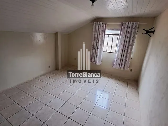 Casa 2 quartos e 2 banheiros, à venda, no bairro Cará-Cará em Ponta Grossa