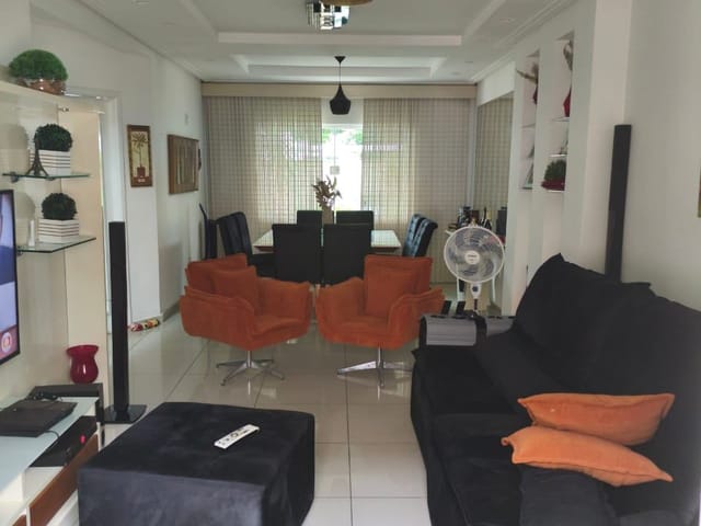 Casa 3 quartos e 1 banheiro, à venda, no bairro Piabeta em Magé