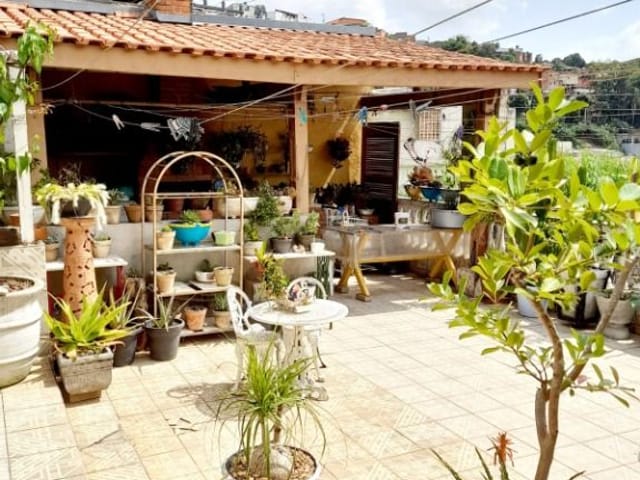 Casa com 250m² 4 quartos e 2 banheiros, à venda, no bairro Jardim Nova Vida em Cotia