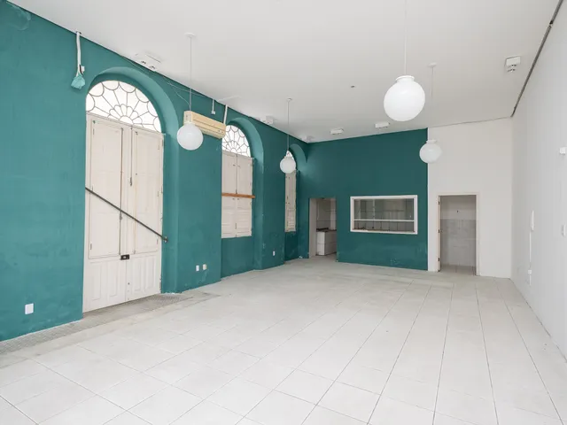 Prédio Comercial para Aluguel no Centro de Pelotas RS, Amplo Espaço para Empresas, Escritórios e Negócios em Excelente Localização e Fácil Acesso