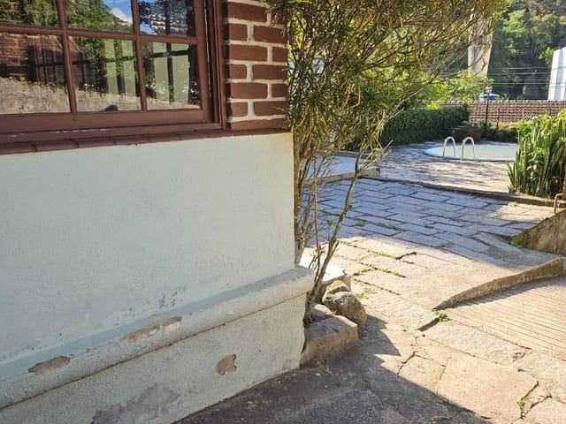 Casa com 1000m² 4 quartos e 1 banheiro, à venda, no bairro Independência em Petrópolis